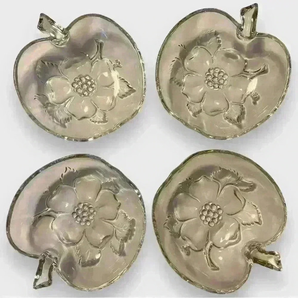 Set of 4 VTG Glass apple bowl trinket dish apple blossom bottom ๐๐ - Picture 6 of 7